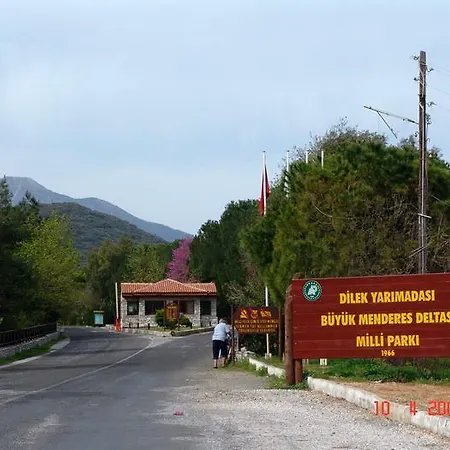 Rum i privatbostad Demirci 4 *