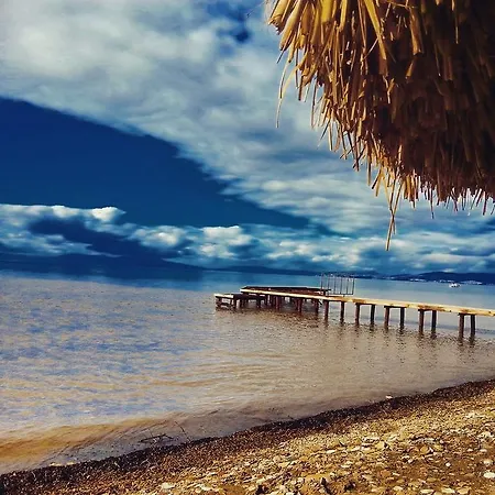 Rum i privatbostad Demirci 4 *